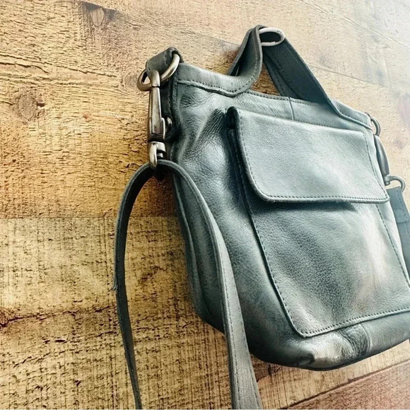 NWOT Latico Handcrafted Full Grain Leather Mick Crossbody - Charcoal - Picture 7 of 15